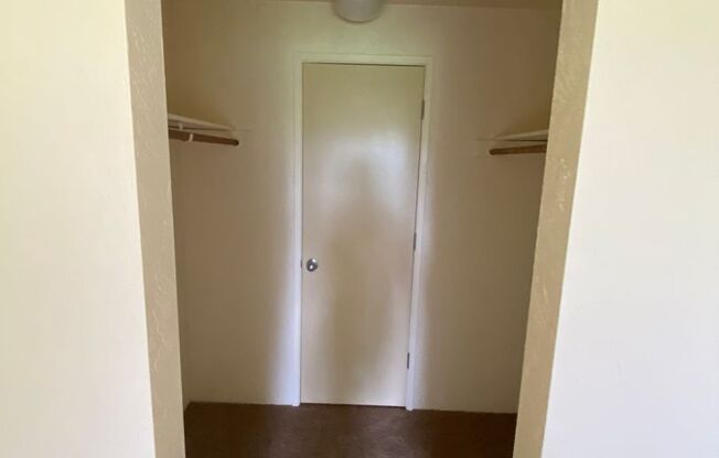 2 beds, 1.5 baths, 1,100 sqft, $1,697, Unit 0168