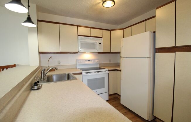 2 beds, 2 baths, $750