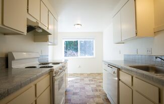 2 beds, 1 bath, 940 sqft, $1,395, Unit 109