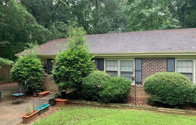 2BR Duplex off of Epps Bridge near Timothy Road! Available now!