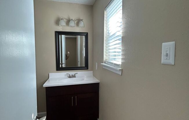 2 beds, 2.5 baths, 1,376 sqft, $1,595, Unit 39