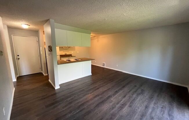 Interlakken Apartments - Bothell - Renovated Units