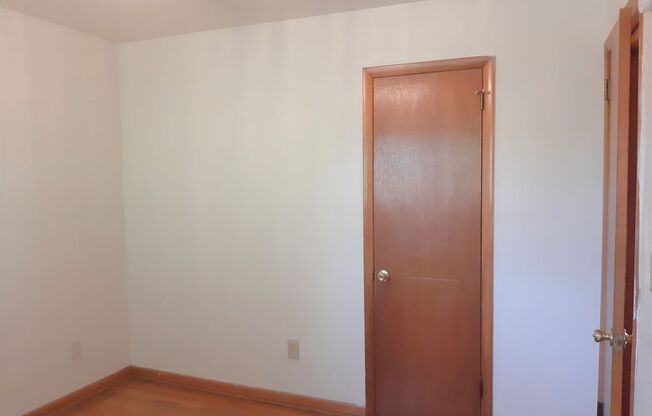 2 beds, 1 bath, 903 sqft, $1,240, Unit C-2