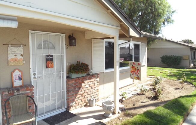 Nicely Updated 1 Bedroom 1 Bathroom, Coco Palms Community.