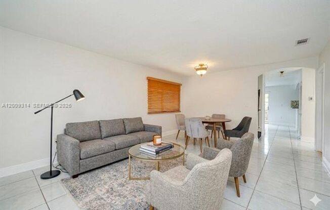 13753 SW 160th Ter MIAMI, FL 33177
