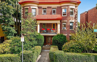 32 ROBINWOOD AVE