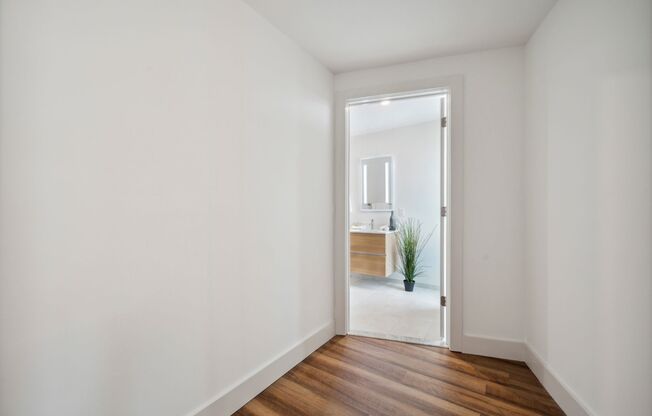 Studio, 1 bath, 529 sqft, $1,275, Unit 308
