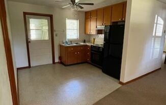 3 beds, 1 bath, $1,400