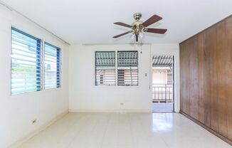 Mo'ili'ili/University - Isenberg St - 1 Bdrm/1 Bath - $1,250
