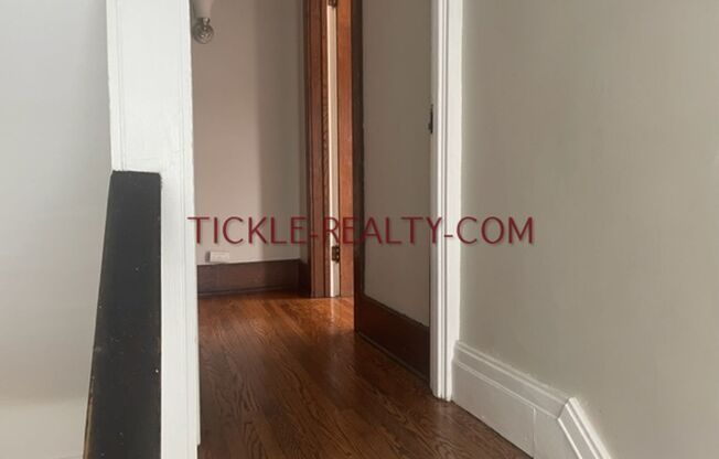 3 beds, 1 bath, $1,650, Unit 45