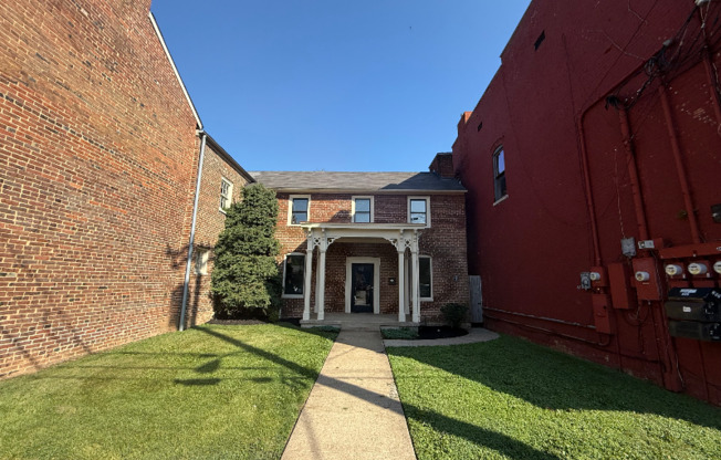 263 N LIMESTONE ST
