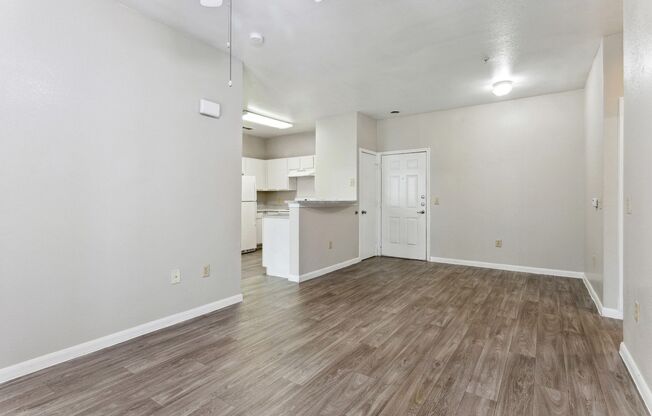 2 beds, 1 bath, 787 sqft, $1,310