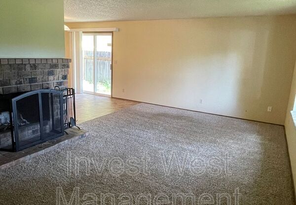 708 NE 105 ST