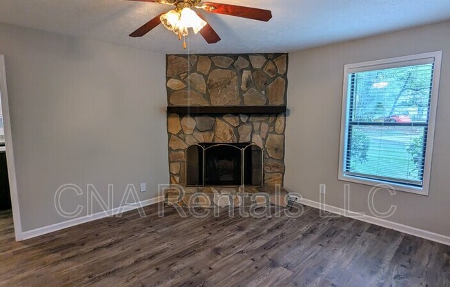 1050 MATHEWS CT SE