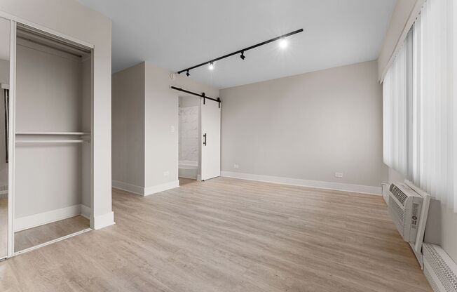 1 bed, 1.5 baths, 662 sqft, $2,400, Unit 26L