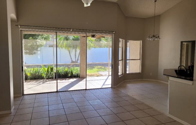1906 SMOKETREE CIR