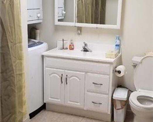 2 beds, 1 bath, $2,200