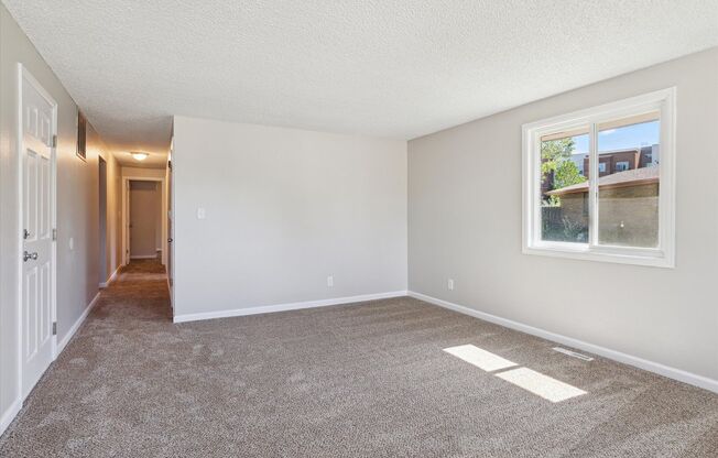 912 Kelly Place