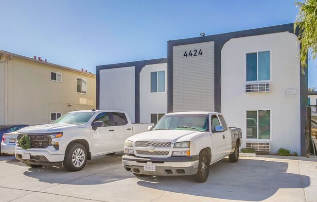 Newly renovated 1b/1b in the heart of North Park (A/C, Washer/ Dryer, Dishwasher, Microwave)