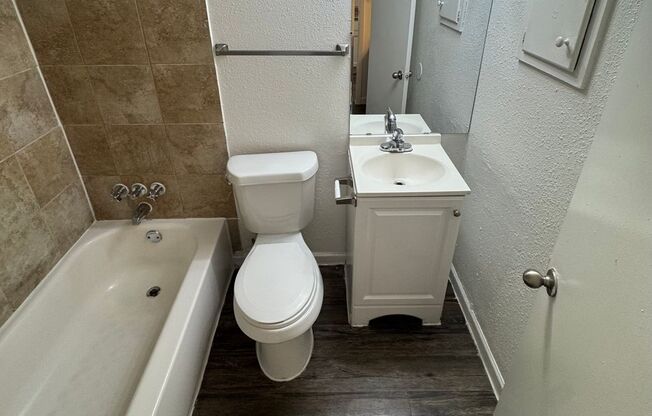 Studio, 1 bath, 325 sqft, $1,000, Unit 239A