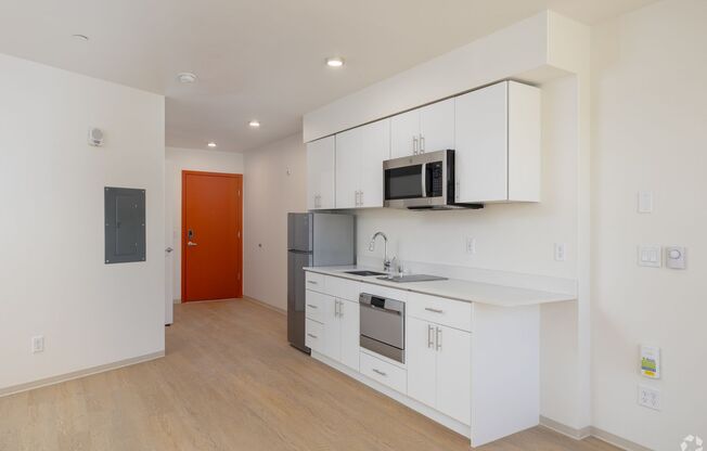 Studio, 1 bath, 288 sqft, $1,577, Unit Unit 206