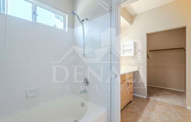 3 beds, 2 baths, 1,215 sqft, $1,895, Unit Unit 1066