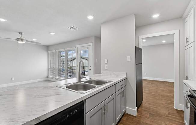 Westdale Hills Muirfield Village in Hurst TX Kitchen