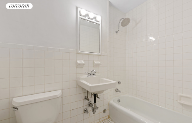 Studio, 1 bath, $2,600, Unit 4M