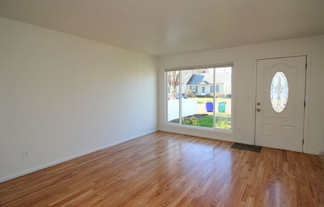 Beautifully Remodeled 3 Bedroom Mid-Century One-Level Home – SE PDX