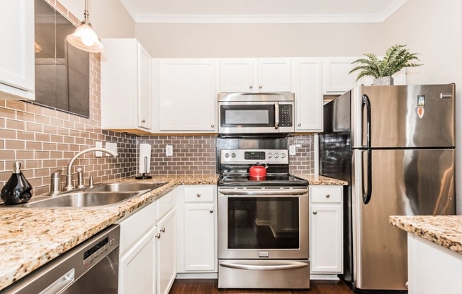 2131 LENNOX SQ RD