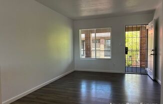 1045 E UNIVERSITY DR