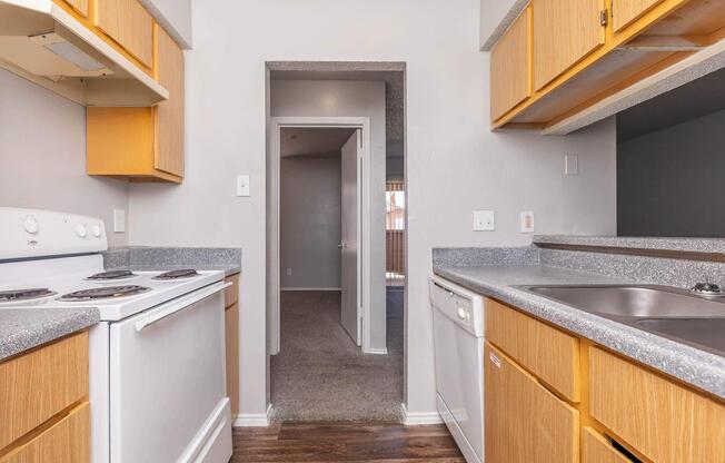 1 bed, 1 bath, 616 sqft, $890