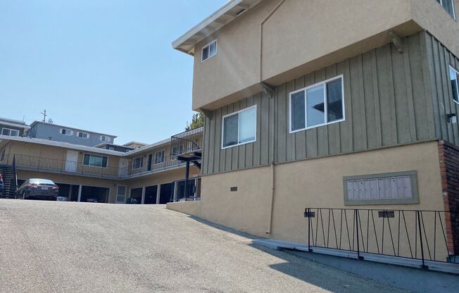 1 bed, 1 bath, $2,095, Unit 9