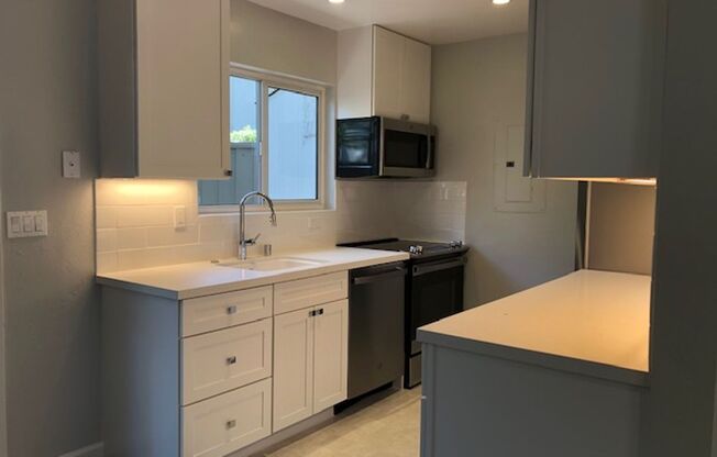 2 beds, 1.5 baths, 1,000 sqft, $3,595, Unit 57