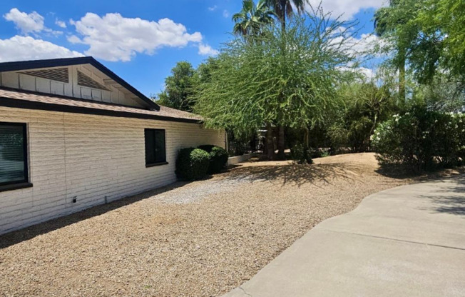 12018 N Hayden Rd