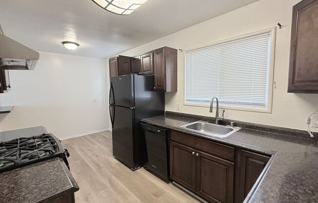 2 beds, 1 bath, $2,550