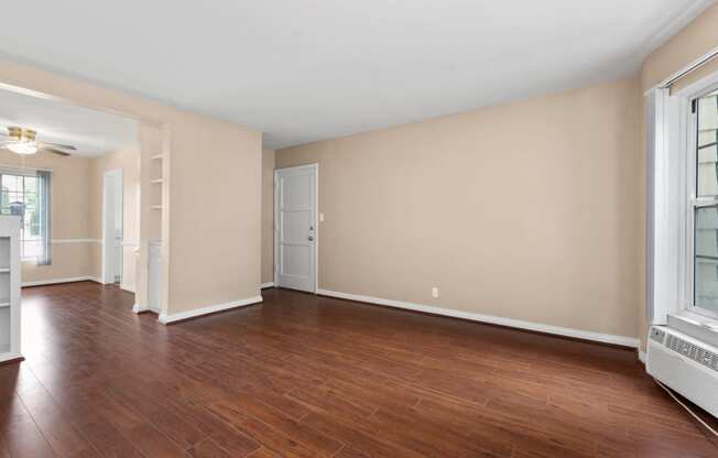 Apartments in Van Nuys, CA spacious living room