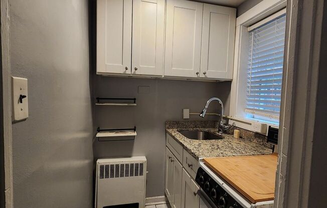 10 E Madison Street
