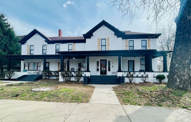 517 W MAPLE AVE