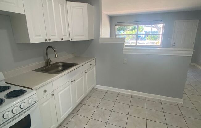 2 beds, 1 bath, 1,122 sqft, $1,875, Unit 520