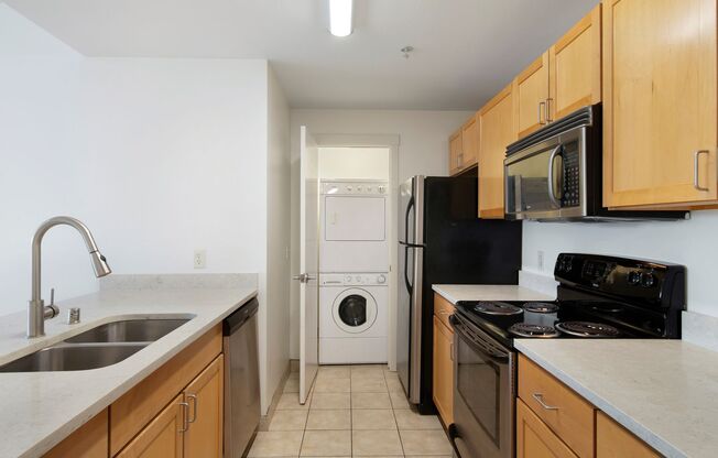 2 beds, 1 bath, 1,045 sqft, $2,300, Unit 0610