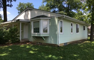 **3-BEDROOM HOME IN NORTH BEECHWOLD/SHARON HEIGHTS!!**