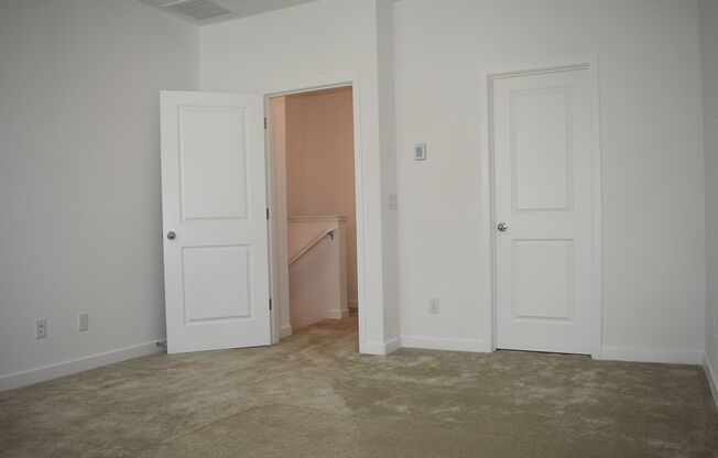 3 beds, 2.5 baths, $2,345