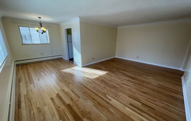2 beds, 1 bath, 908 sqft, $1,595, Unit 208