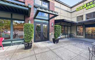 1425 NE 61 AVE