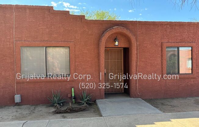 2 beds, 1 bath, 900 sqft, $1,250