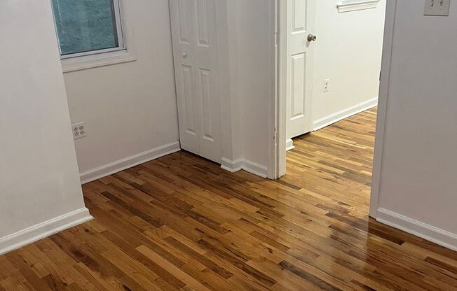 1 bed, 1 bath, 394 sqft, $1,400, Unit 1R
