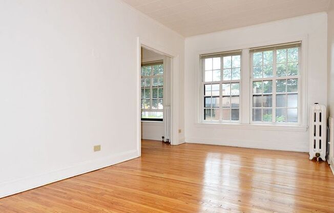 Studio, 1 bath, 480 sqft, $875, Unit 24 - 114
