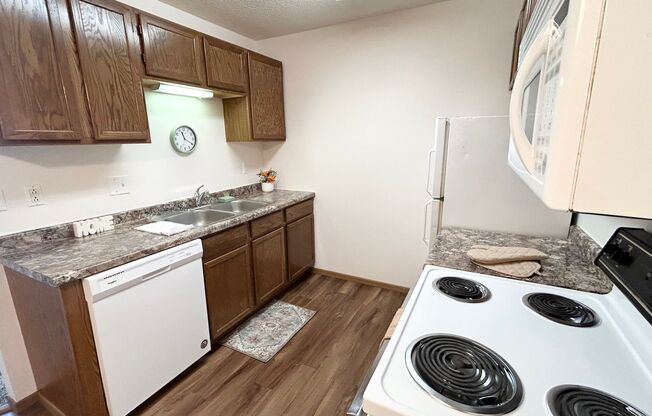 1 bed, 1 bath, 700 sqft, $760, Unit 1415-307