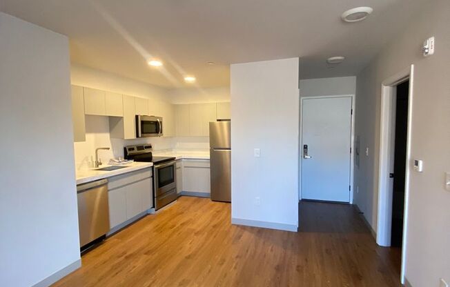 Studio, 1 bath, 437 sqft, $1,475, Unit 209